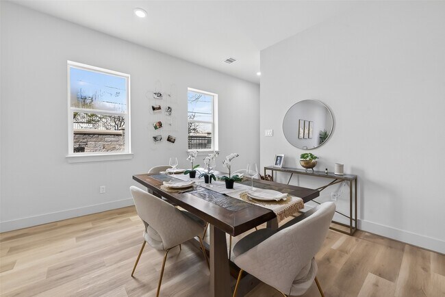 Photo - 975 Highland Lgt Ln