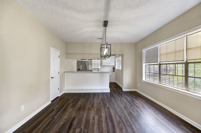 Photo - 306 Morris St