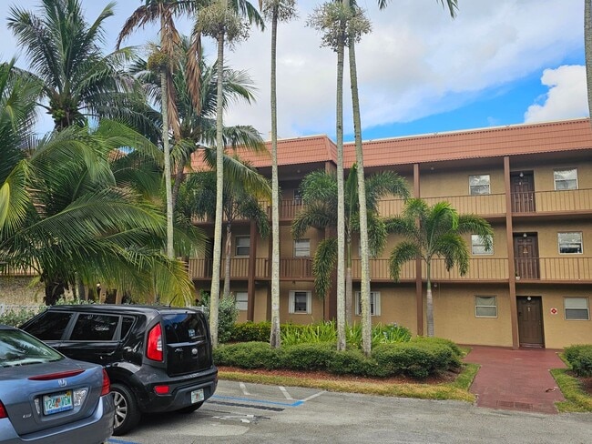 Building Photo - 120 Sparrow Dr Unit 309 Rental