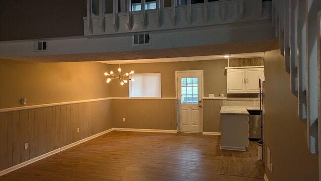 Photo - 10171 Haskins St