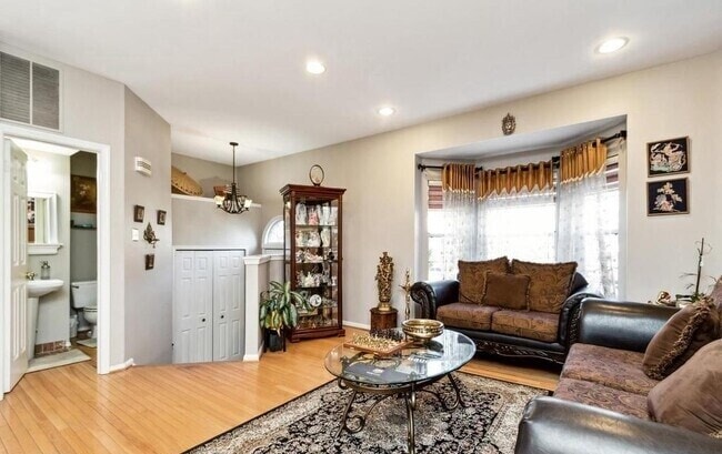 Building Photo - 47603 Comer Sq