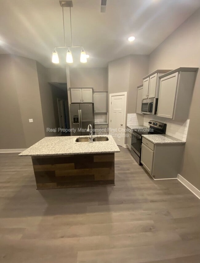 Photo - 3318 W 45th St S