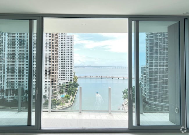 Building Photo - 300 Biscayne Boulevard Way Unit 1303 Rental