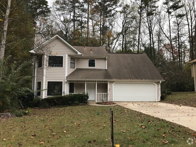 Building Photo - Spacious 4 Bed / 2.5 Bath home, only a mil...