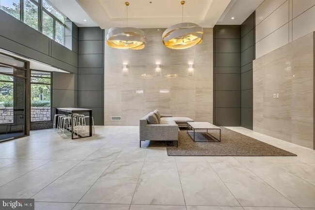 Building Photo - 7111 Woodmont Ave Unit 217