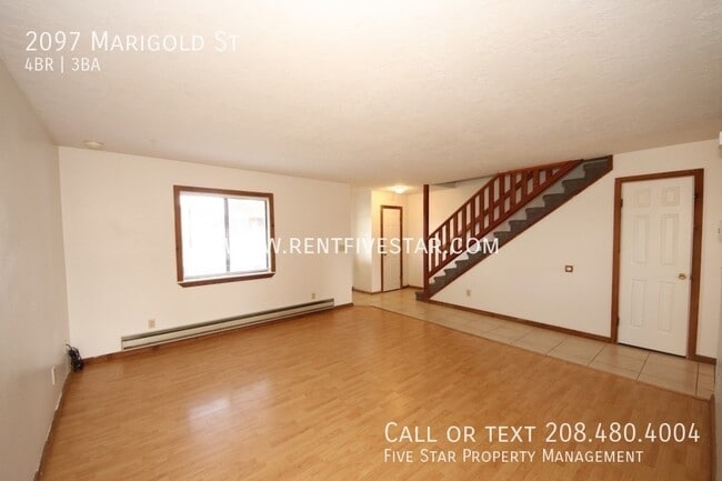 Photo - 2097 Marigold St