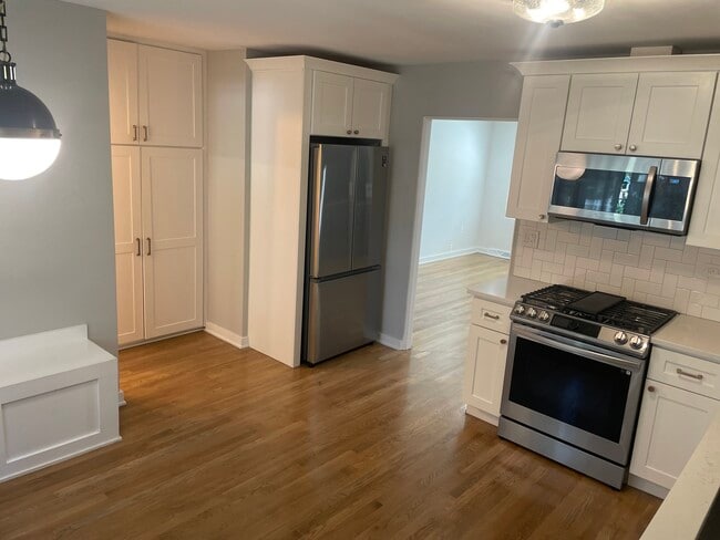 Photo - 117 E 6th Ave