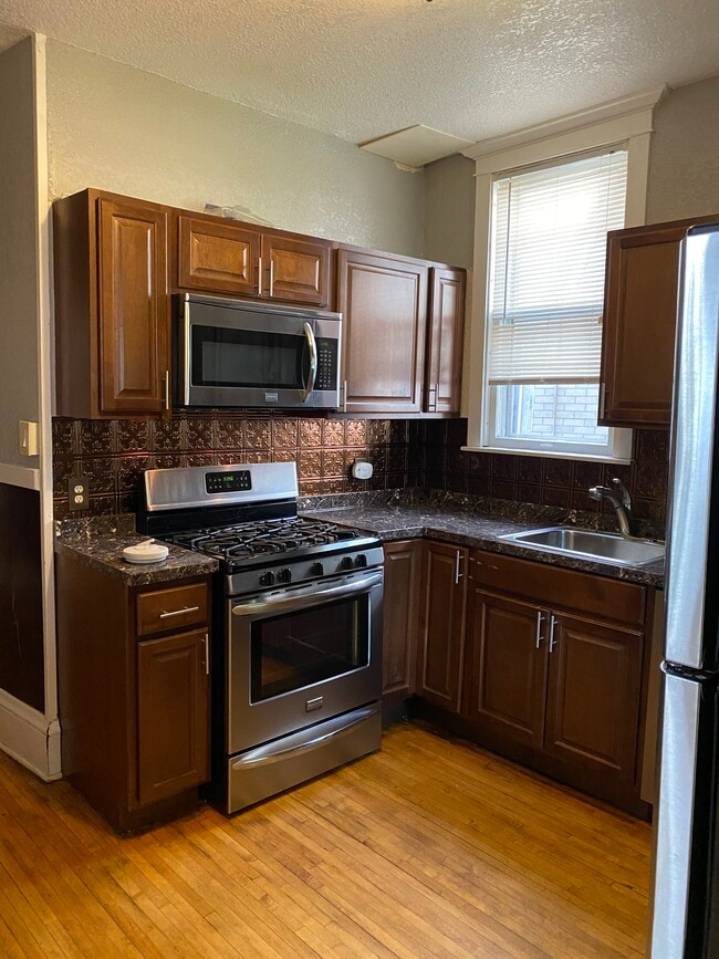 Photo - 1225 8th St SE