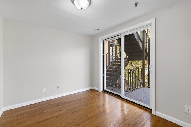 Photo - 513 Monroe St Unit 6