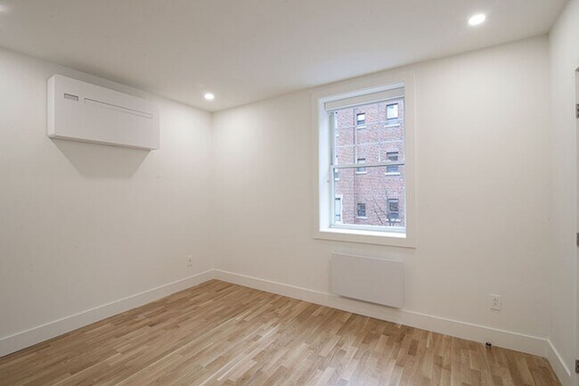 Photo - 2100 Rue du Fort Unité 106