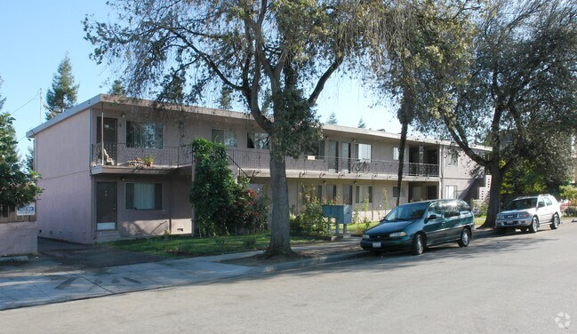 Carmel Plaza Apartments