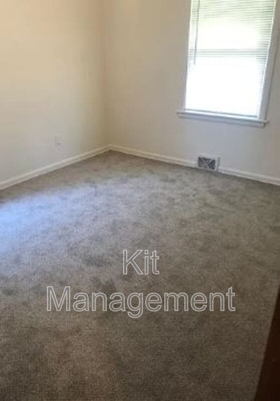 Photo - 2555 W Laskey Rd