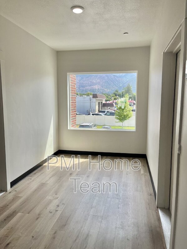 Photo - 2874 Kiesel Ave Unidad 203