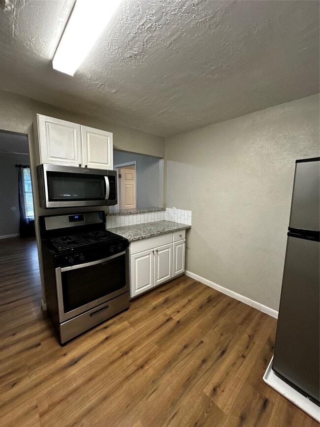 Photo - 7339 Eisenhower Rd