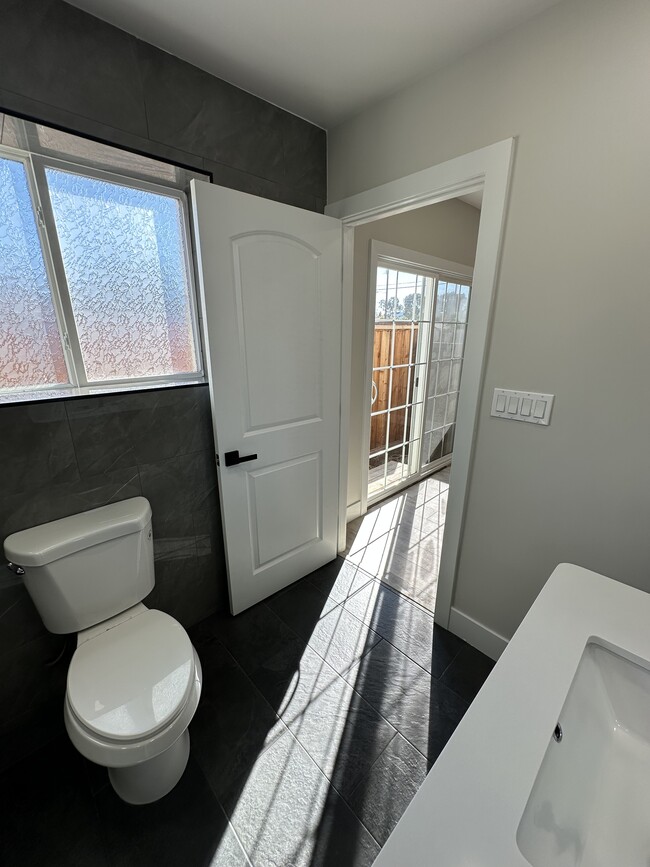 Building Photo - 4231 Davis St