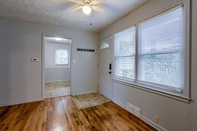 Photo - 2 Bedroom Benson Charmer!!