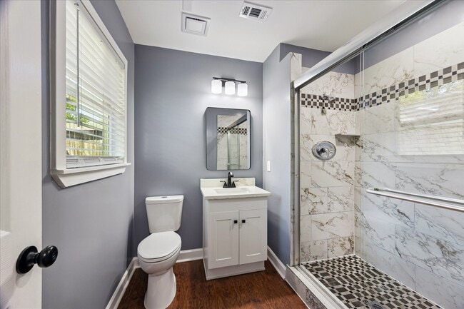 Photo - 8519 Hatton St