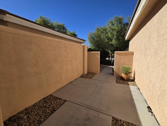 Photo - 4814 Regalo Bello St