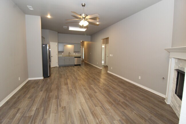 Photo - 182 E 2nd St