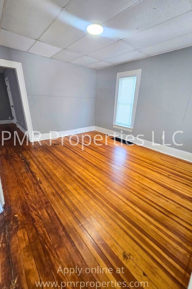 Photo - 321 Voorhis St