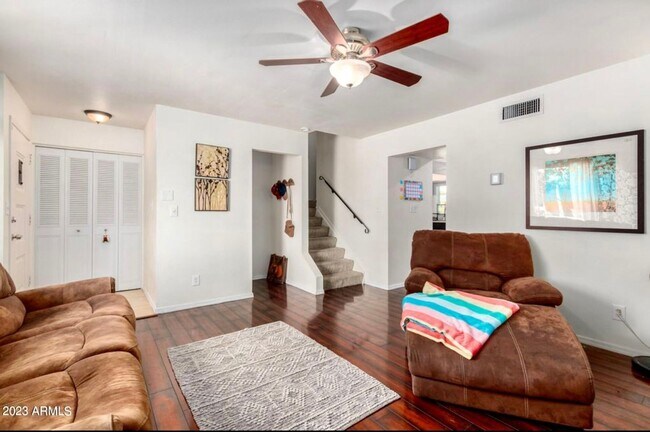 Photo - 1667 W Hazelwood St