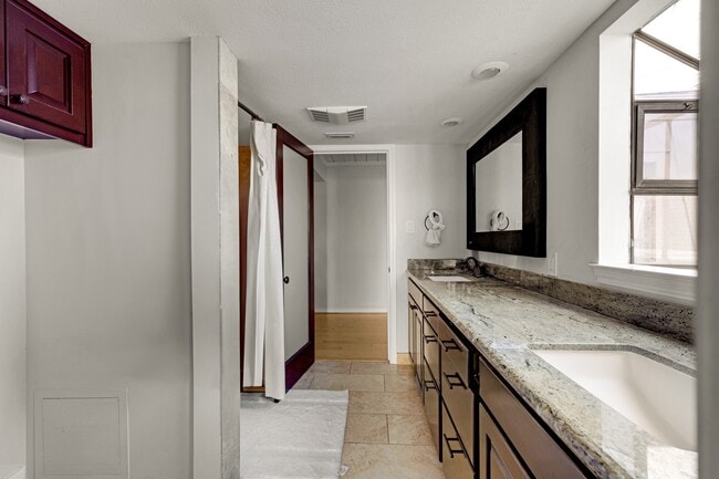 Photo - 5304 Brownway St Unidad A3