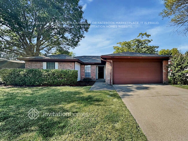 Building Photo - 1229 N Creek Dr