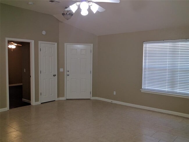 Photo - 416 Cherokee Gate Dr