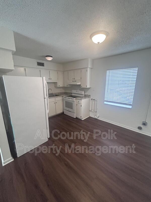 Photo - 915 Ariana St Unit Apt 4