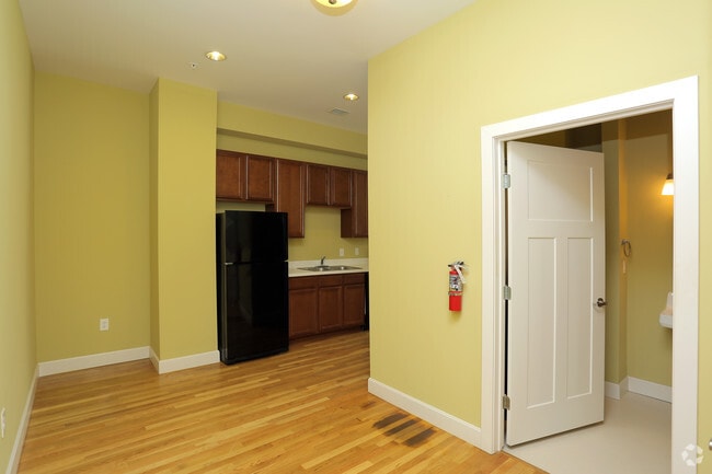 1BR - 584SF - Dining Area - Baxter Springs Senior Residences