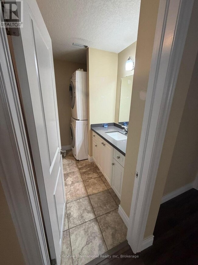 Photo - 111 Dallan Dr