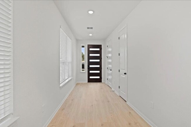 Photo - 1612 Kit Cir