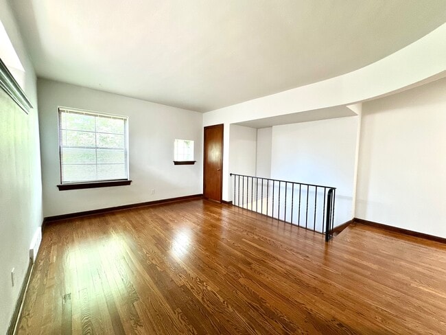 Photo - 4637 Jamieson Ave Unit 1st fl