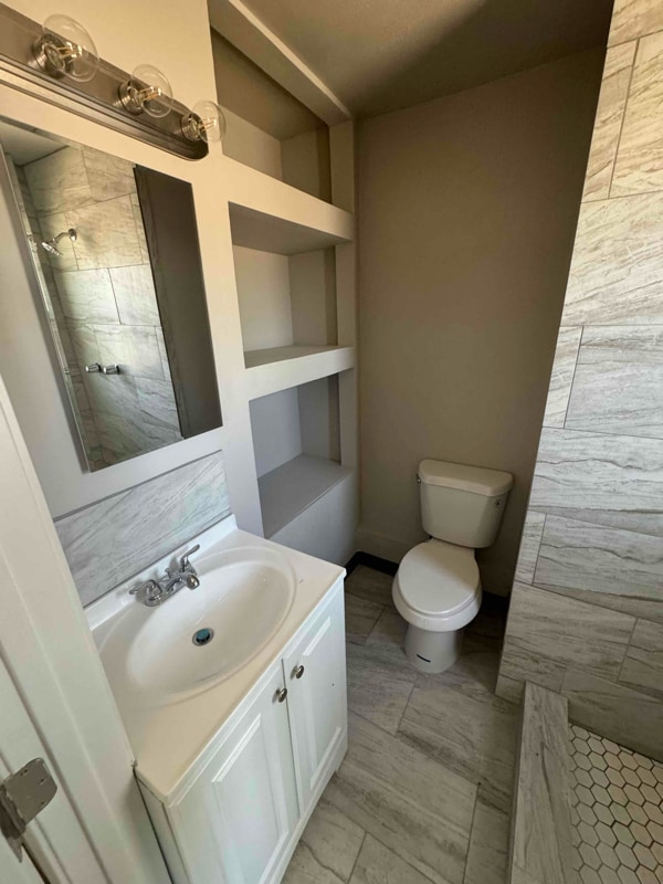 Photo - 313 W 44th St