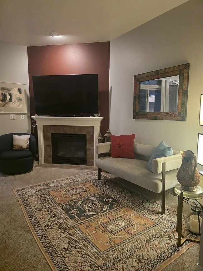 Photo - Bright & Renovated 3-Bed Condo in Northshore Summit