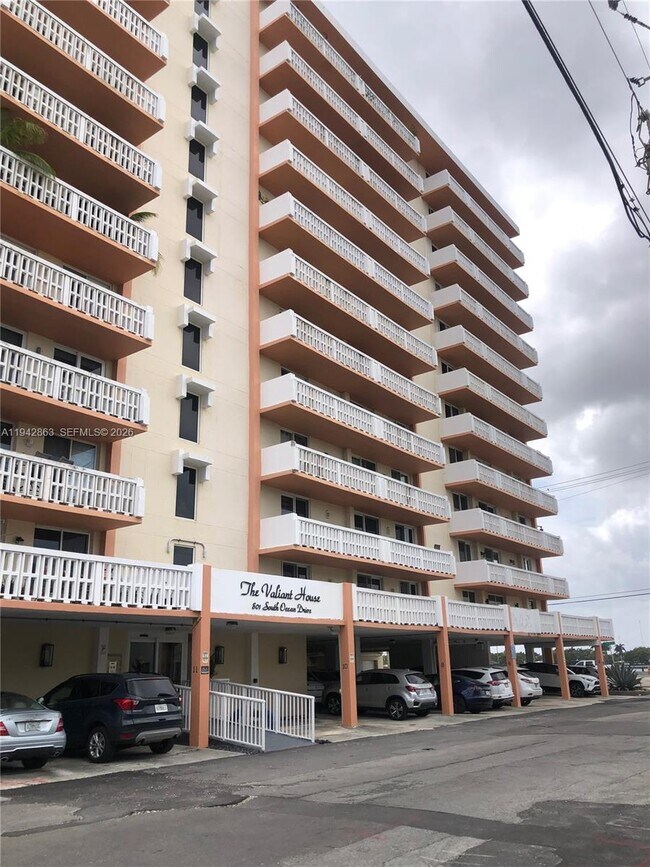 Photo - 801 S Ocean Dr Unit 1004