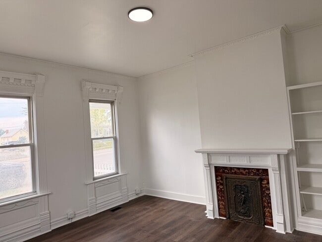 274 S Main St