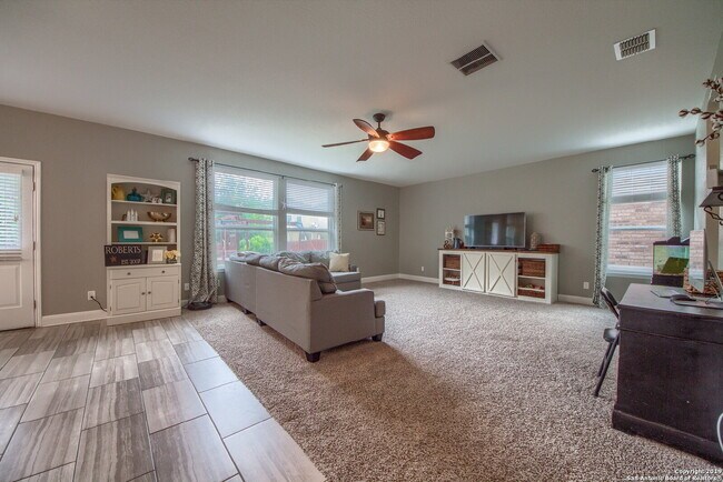 Photo - IMMACULATE HOME IN ALAMO RANCH AT 50% OFF THE 1ST MONTH'S RENT!!!