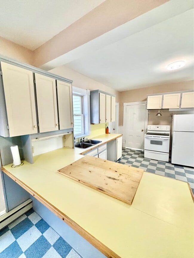 Photo - 128 Gill St