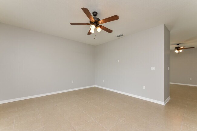 Photo - 3309 13th St E