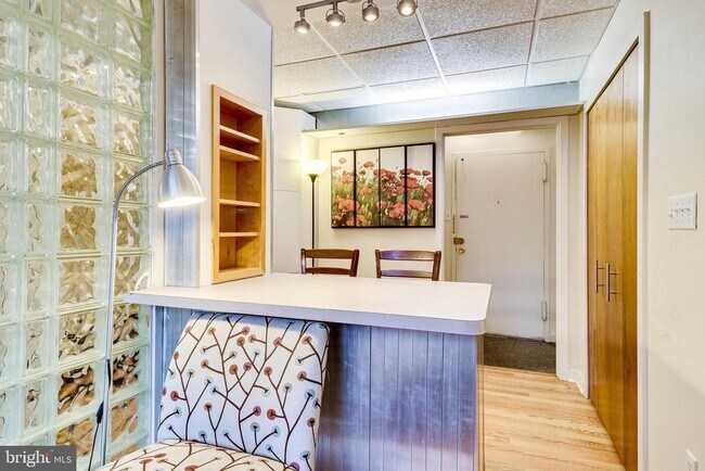 Photo - 1111 Arlington Blvd Unidad 812