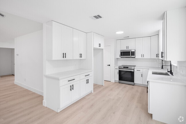 Building Photo - 10814 MacKenzie Dr Rental