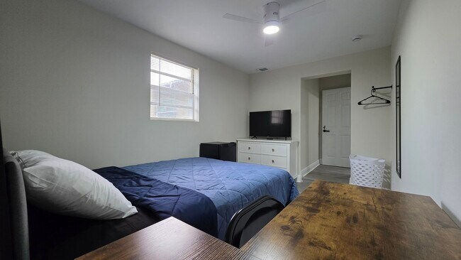 Photo - 1343 Poppy Ave