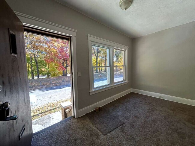 Photo - 896 Wheelock Rd