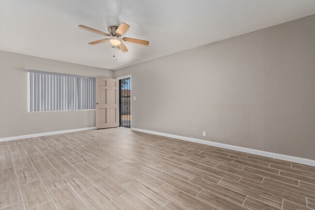 Photo - 3223 E Harvard St Unidad 3