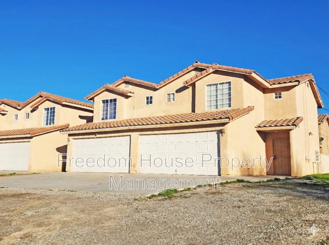 Building Photo - 670 Bourbon St