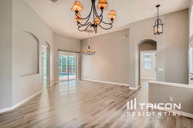 Photo - 8521 Bramwell Way