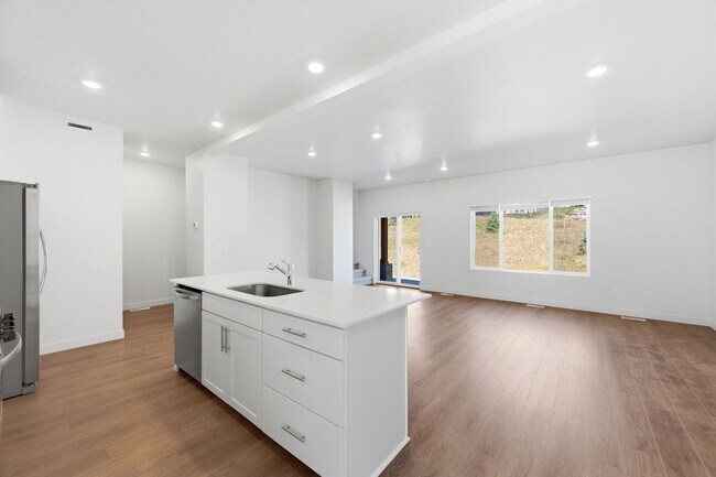 2256 Canal Vw Ln
