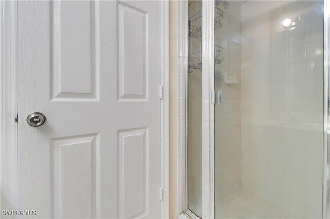 Building Photo - 1096 Woodshire Ln Unit C202