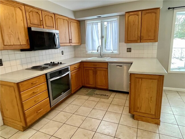 Photo - 107 Blackwatch Trail